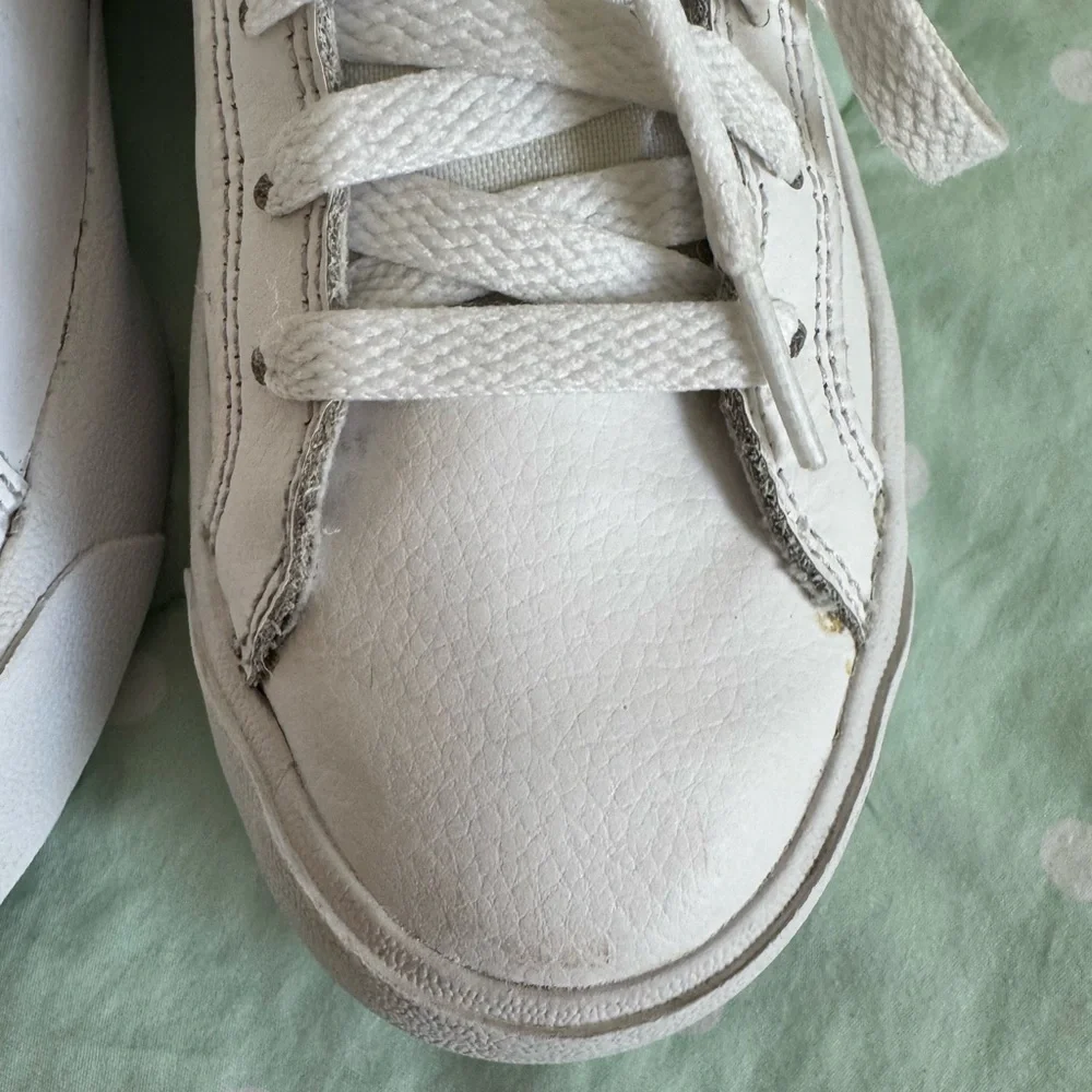Nike Court Royale AC AO2810-102 White Sneakers Womens size 5.5